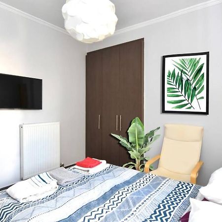 Modern Apartment In The Heart Of The City Lárisa Eksteriør bilde
